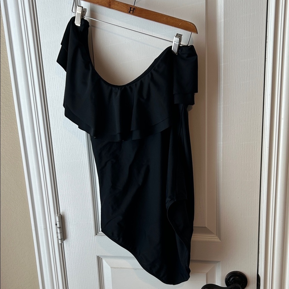 Black Ruffled One-Shoulder swimsuit resort vacation frilly comfy full coverage - Picture 3 of 5
